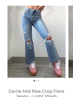 NWT Carrie Mid-Rise Crop Flare Jeans - Light Blue